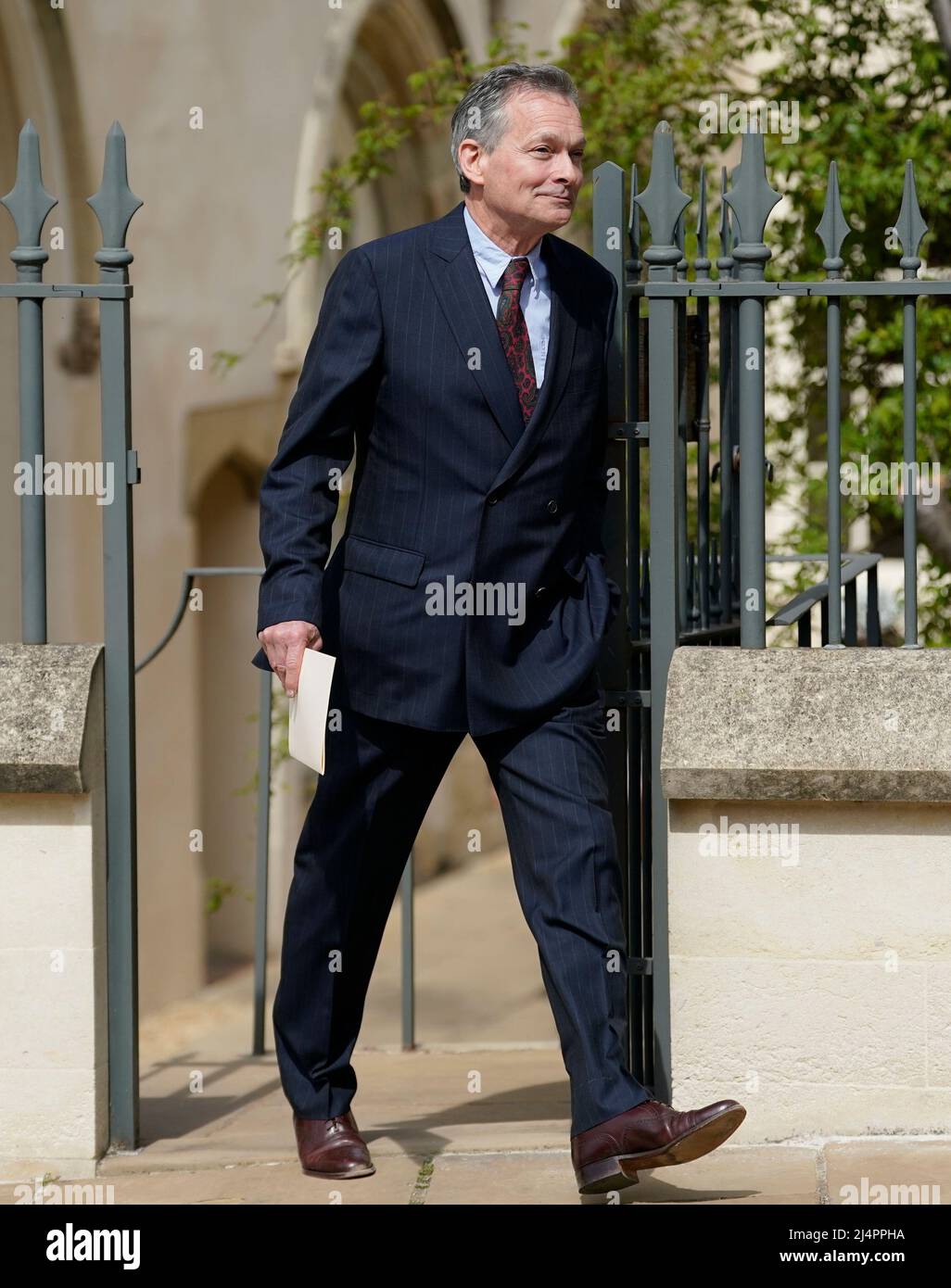 Daniel Chatto verlässt den Mattins-Osterdienst in der St. George's Chapel im Windsor Castle in Berkshire. Bilddatum: Sonntag, 17. April 2022. Stockfoto