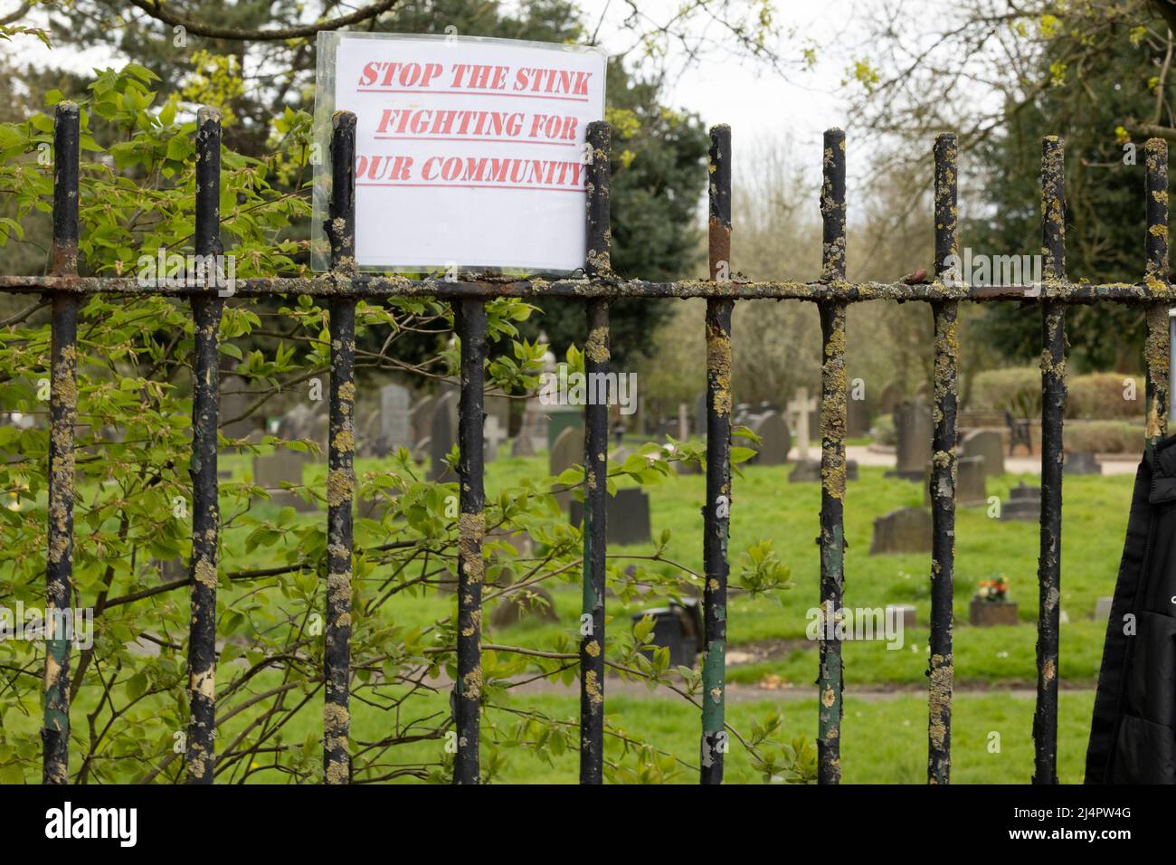 Lokale Demonstranten demonstrieren vor der Wallys Steinbruch Abfall Deponie Silverdale, Staffordshire. Stoppen Sie die stinken Kampagne Newcastle unter Lyme Stockfoto