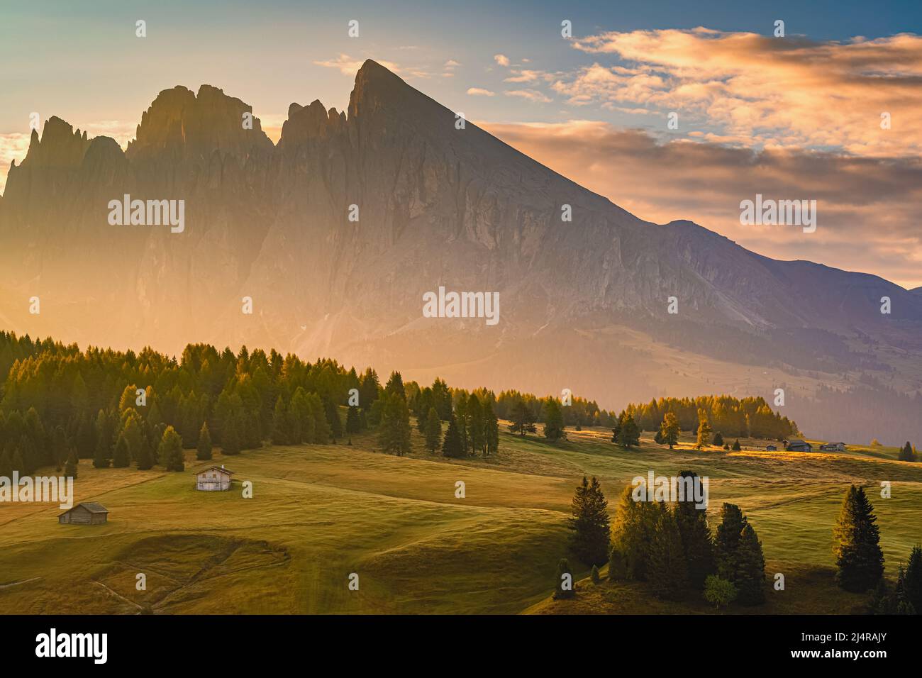 Die Seiser Alm ist ein Dolomitenplateau und die größte Höhenwiese Europas. Befindet sich in der italienischen Provinzregierung Südtirol Stockfoto