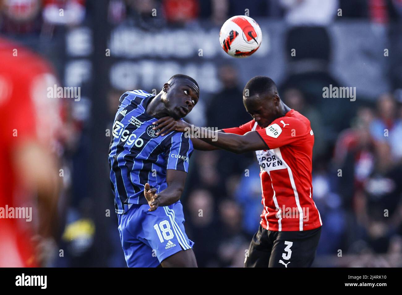 ROTTERDAM - (lr) Brian Brobbey von Ajax, Jordan Teze oder PSV Eindhoven während des niederländischen TOTO KNVB Cup Finales zwischen PSV und AJAX im Stadium de Kuip am 17. April 2022 in Rotterdam, Niederlande. ANP MAURICE VAN STEEN Stockfoto