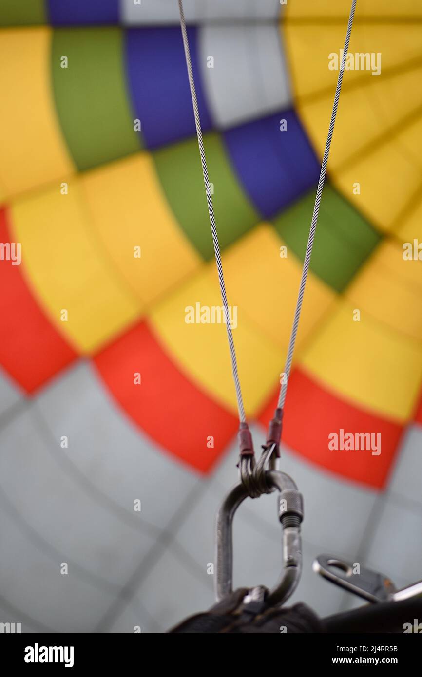 Karabiner, Heißluftballon Stockfoto