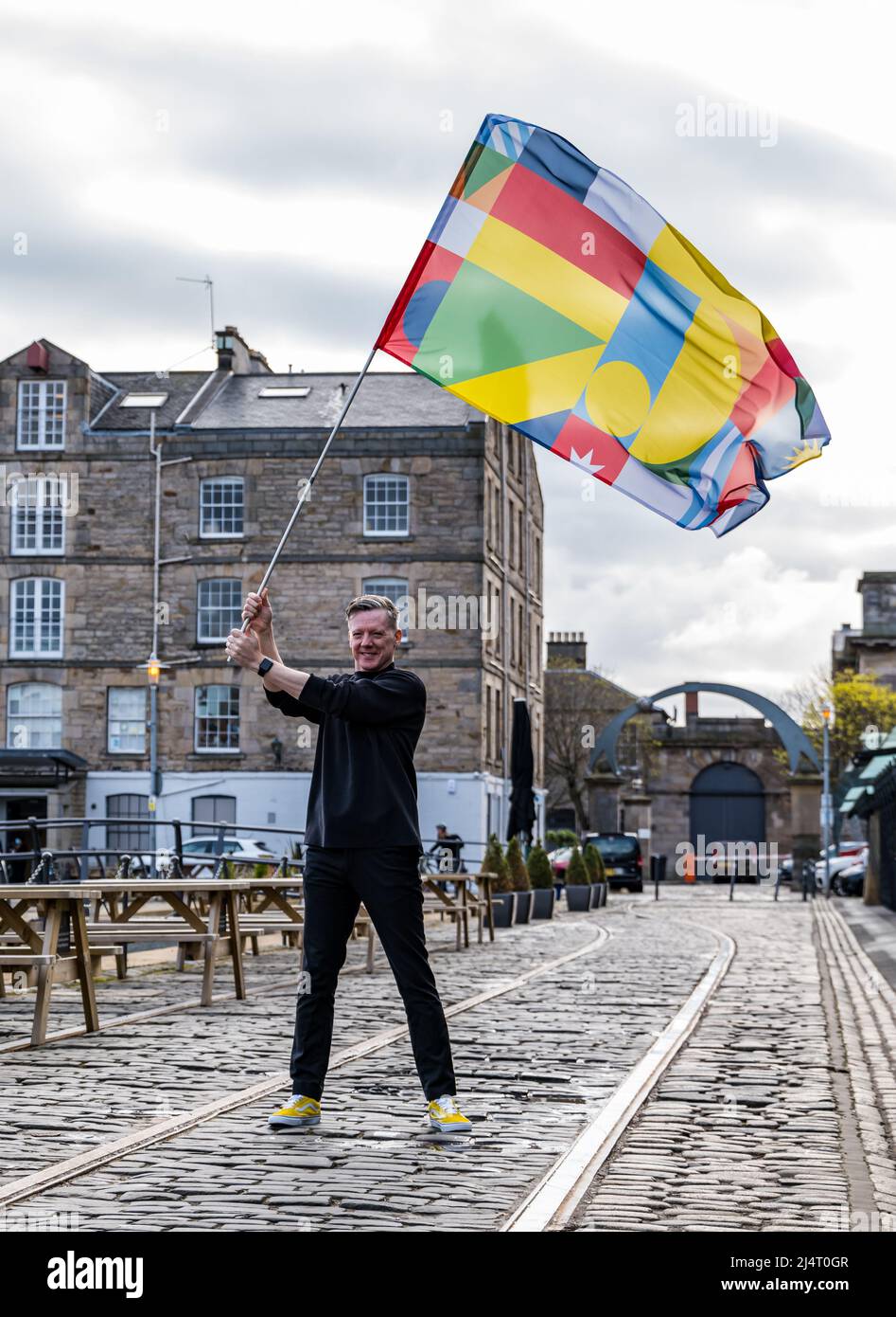 Fergus Linehan, Direktor des Edinburgh International Festival 75. Jubiläumsflagge, Leith, Schottland Stockfoto
