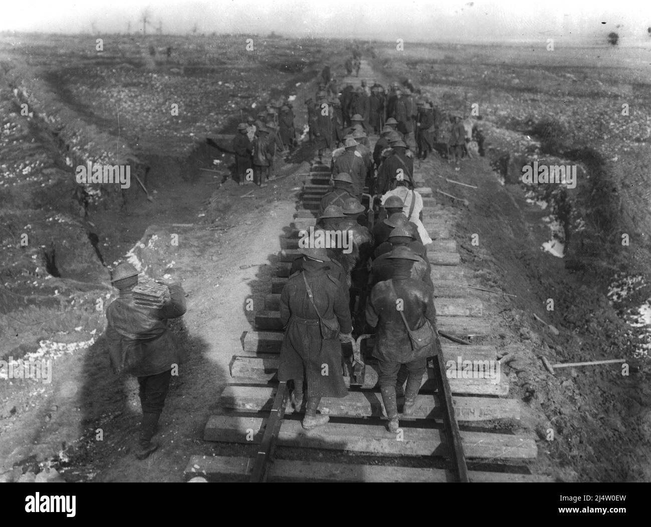 Truppen, die WW1 Eisenbahnlinien an der Westfront legten Stockfoto