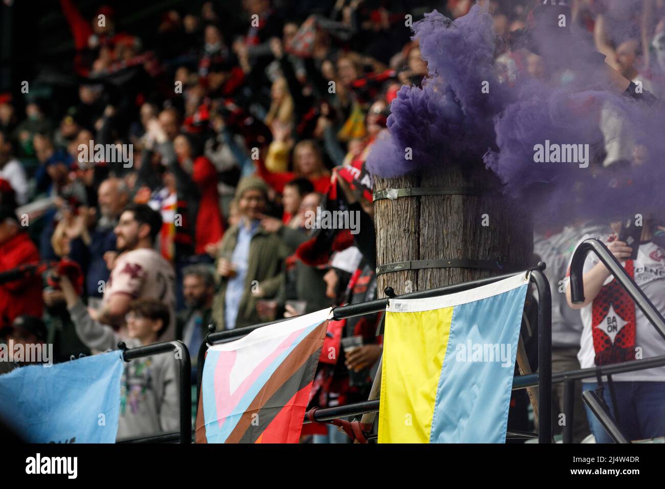 Portland, USA. 17. April 2022. Die Dornen feiern das 4.-minütige Tor von Sophia Smith. Der FC Portland Thorns besiegte die San Diego Wave 3-2 in der Vorsaison der National Women's Soccer League Challenge Cup-Serie mit drei Toren in der ersten Halbzeit, wobei er in der zweiten Halbzeit zwei Tore aufgab. (Foto von John Rudoff/Sipa USA) Quelle: SIPA USA/Alamy Live News Stockfoto