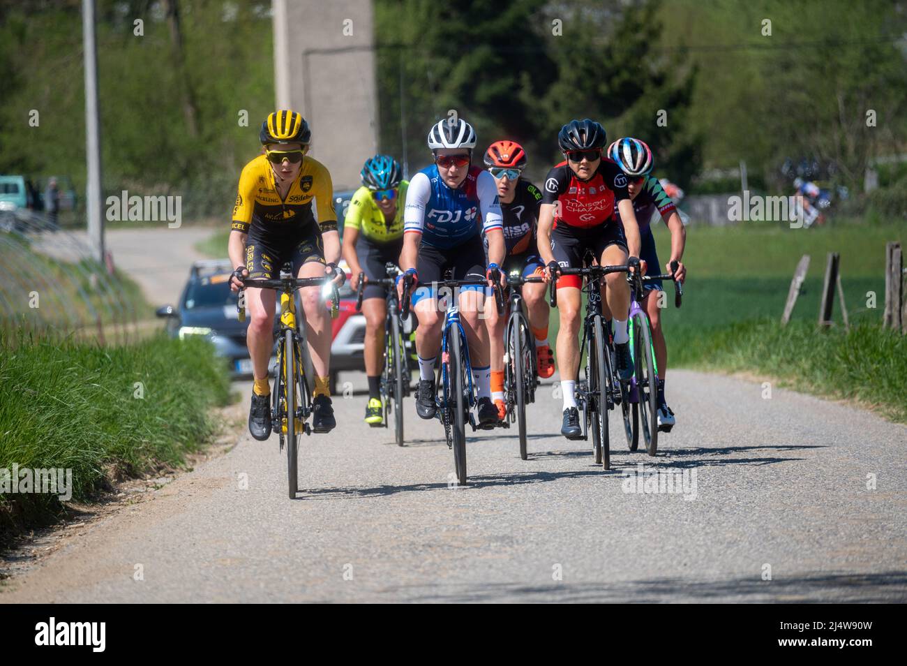 WIEL Jade FDJ Nouvelle-Aquitaine Futuroscope und GRINCZER Natalie Stade Rochelais Charente-Maritime und FISHER Annabel Chambéry Cyclisme Compétion während des Grand Prix der Frauen von Chambery 2022, des französischen Elite-Cup-Radrennens der Frauen am 17. April 2022 in Chambéry-le-Vieux, Frankreich - Foto Florian Frison / DPPI Stockfoto
