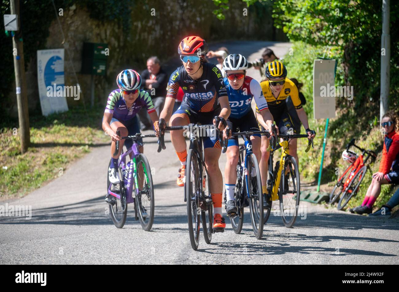Gruppe Jade WIEL FDJ Nouvelle-Aquitaine Futuroscope während des Grand Prix der Frauen in Chambery 2022, des französischen Elite-Cup-Radrennens der Frauen am 17. April 2022 in Chambéry-le-Vieux, Frankreich - Foto Florian Frison / DPPI Stockfoto