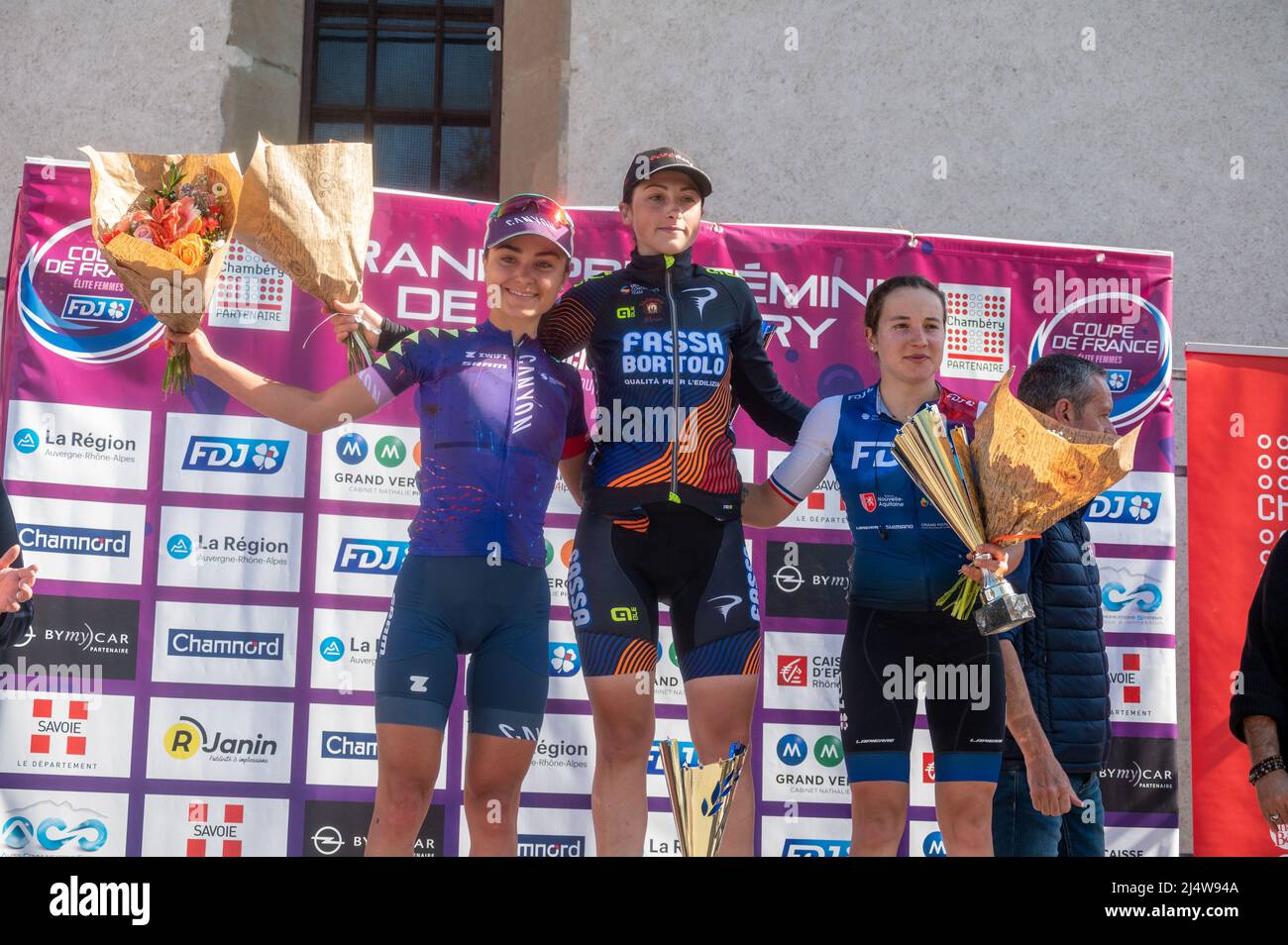 BAUERNFEIND Ricarda Canyon//SRAM Generation, TONETTI Cristina Top Girls Fassa Bortolo und Jade WIEL FDJ Nouvelle-Aquitaine Futuroscope während des Grand Prix der Frauen in Chambery 2022, des französischen Elite-Cup-Radrennens am 17. April 2022 in Chambéry-le-Vieux, Frankreich - Foto Florian Frison / DPPI Stockfoto