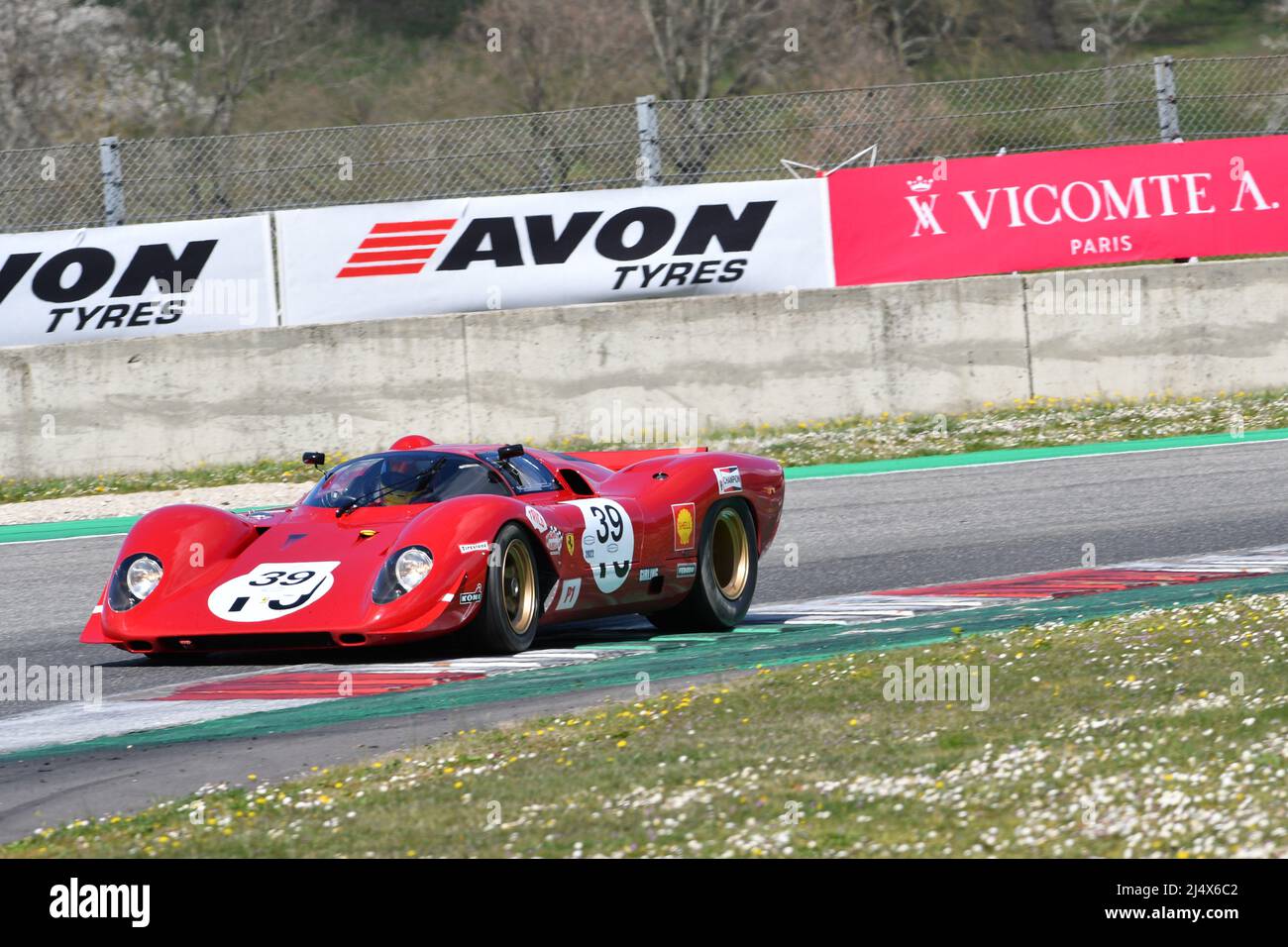 Scarperia, 3. April 2022: Ferrari 312 P Jahr 1969 ex Pedro Rodriguez im Einsatz während des Mugello Classic 2022 auf dem Kurs von Mugello in Italien. Stockfoto