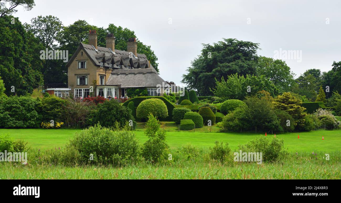Wie Hügel Norfolk Landschaft Bäume und altes Haus Stockfoto Wie Hügel Norfolk Landschaft Bäume und altes Haus Stockfoto