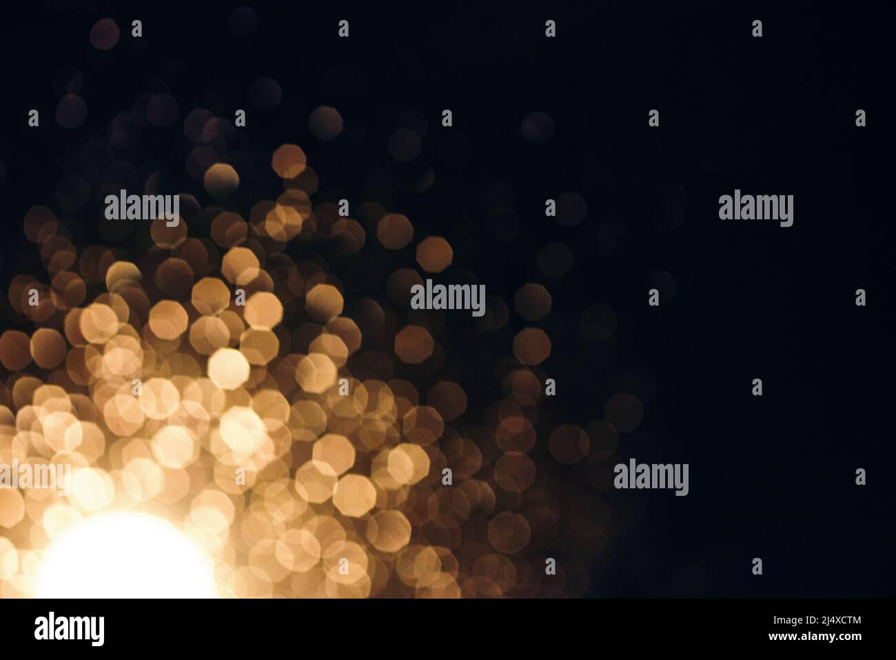 Hintergrund des warmen Bokeh-Lichts Stockfoto