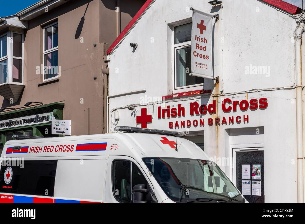 Irisches Rotes Kreuz und Ambulanz in Bandon, West Cork, Irland. Stockfoto