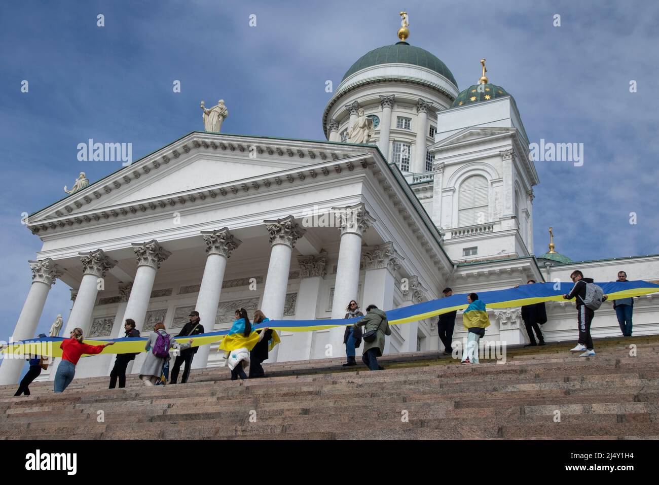 Demonstration gegen Russland-begonnenen Krieg in der Ukraine, gehalten in Helsinki, Finnlandnews Stockfoto