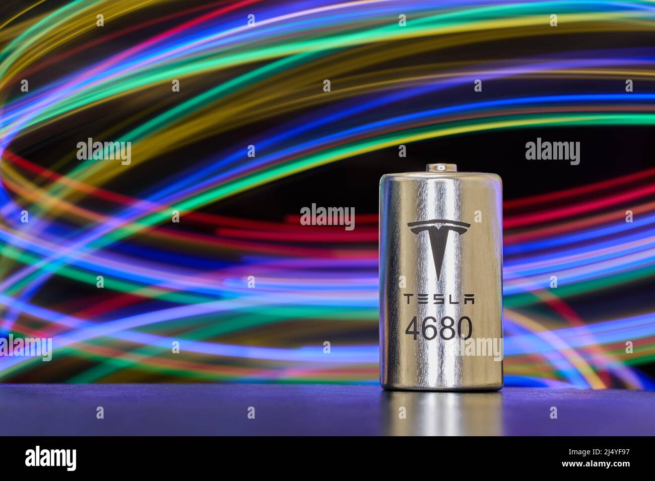 4680 High Nickel Tesla Batteriezelle für Elektrofahrzeuge, St. Petersburg, Russland, 9. Januar 2022. Stockfoto