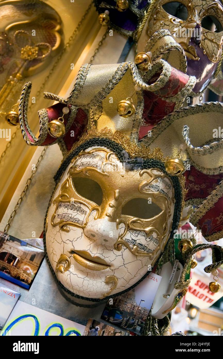 Venezianische Maske zu verkaufen, Venedig, Italien Stockfoto