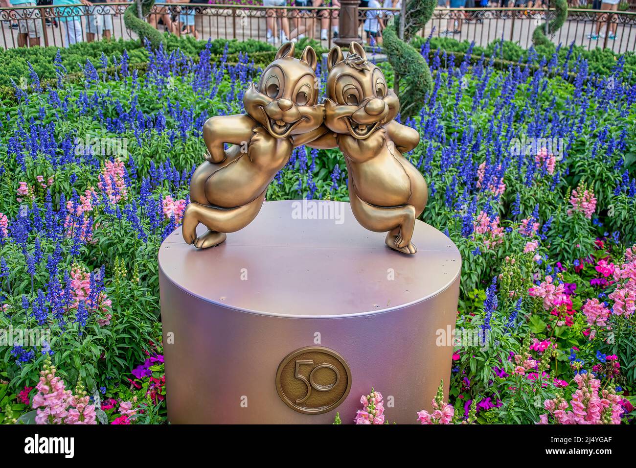 Chip and Dale Gold Statue 50. Anniversary Disney Magic Kingdom Stockfoto