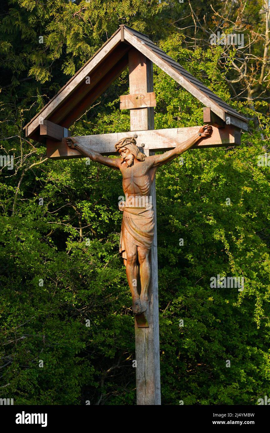 Eine Holzstatue von Jesus Christus auf dem Garrowby Hill in East Riding of Yorkshire soll als Denkmal für König Georg VI. Errichtet worden sein Stockfoto