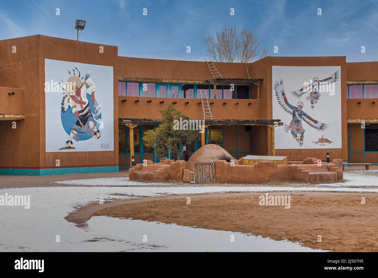 Innenhof des indianischen Pueblo-Kulturzentrums in Albuquerque, New Mexico. Stockfoto