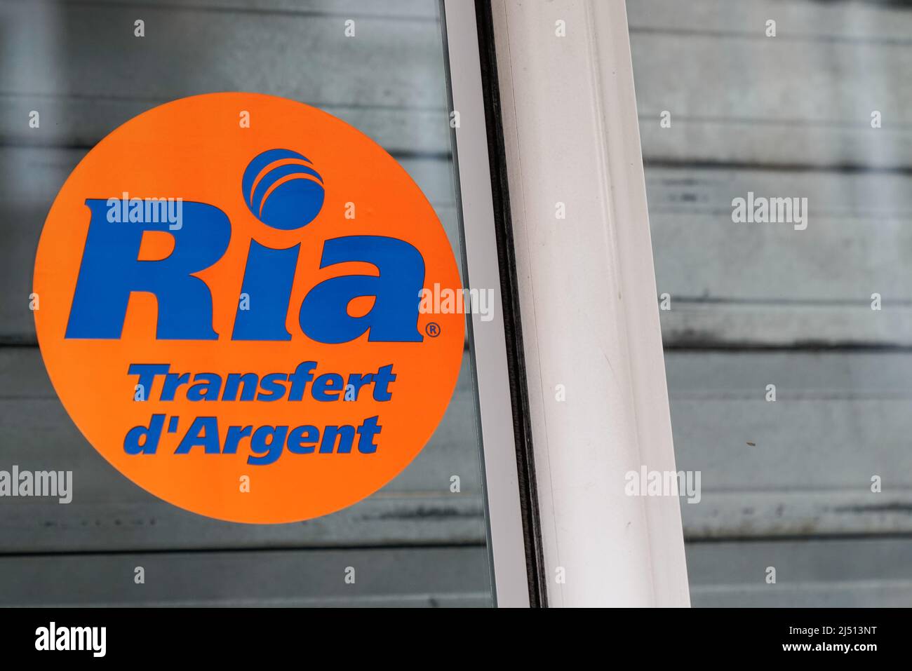 Bordeaux , Aquitaine Frankreich - 03 12 2022 : ria Money Transfer Zeichen  Marke und Text Logo Fenster Büro Money Transfers Agentur Service to  Transfer Mone Stockfotografie - Alamy