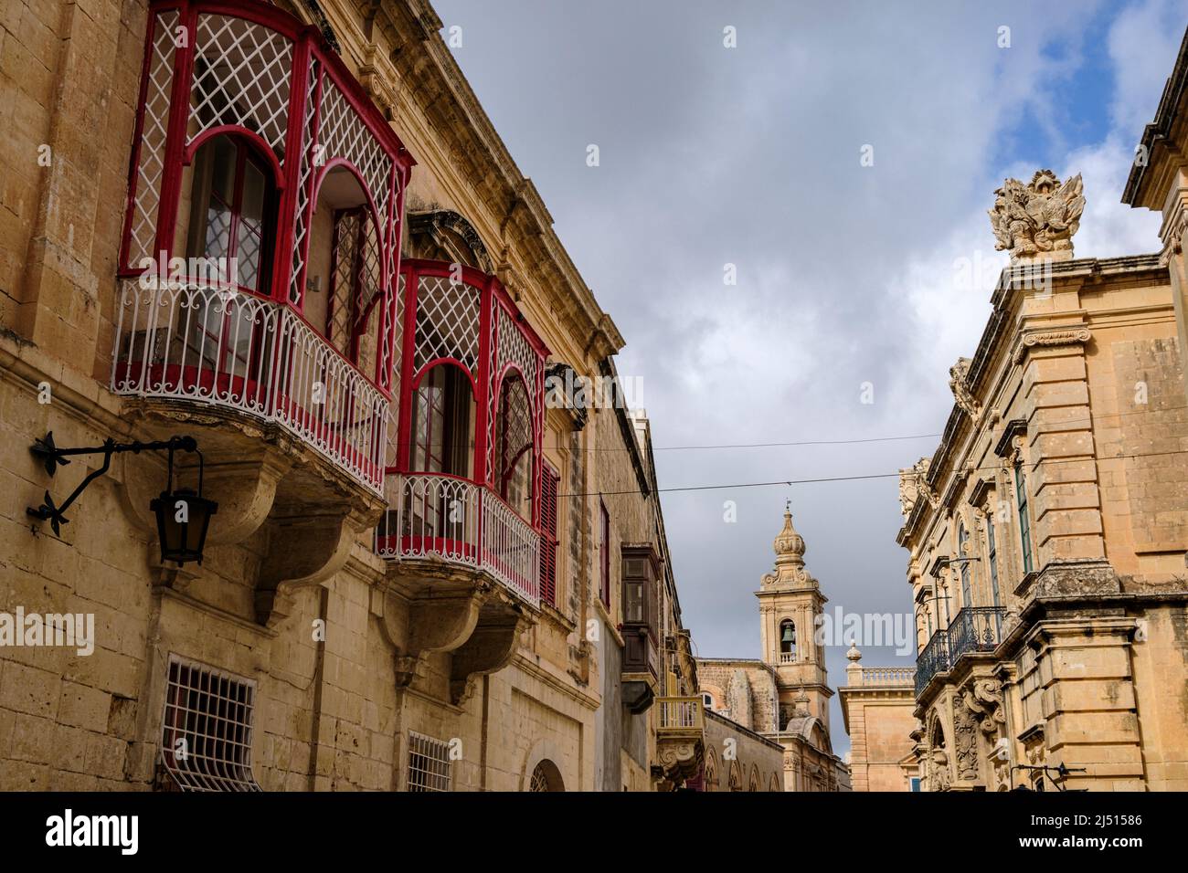 Traditionelle maltesische Balkone in Mdina, Malta Stockfoto