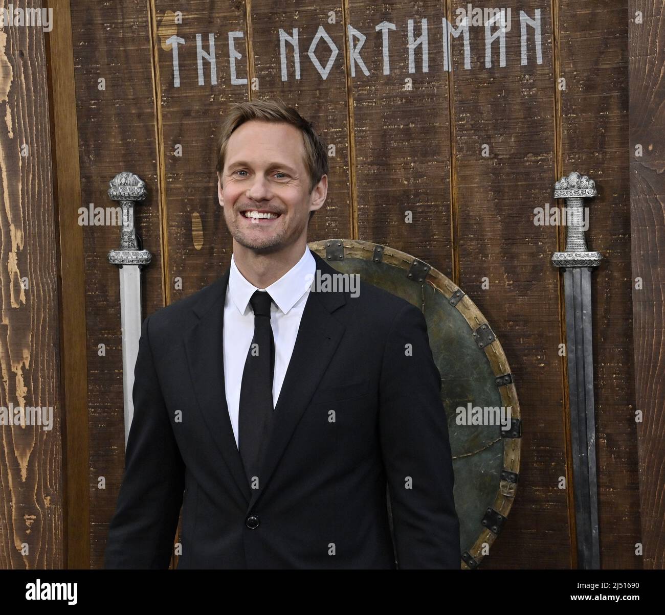 Schauspielmitglied Alexander Skarsgard nimmt am Montag, den 18. April 2022, an der Premiere des actionreichen Kinoepos „The Northman“ im TCL Chinese Theatre in der Hollywood-Sektion von Los Angeles Teil. Storyline: Vom visionären Regisseur Robert Eggers kommt „The Northman“, ein actiongefülltes Epos, das einen jungen Wikingerprinzen auf seiner Suche nach der Rache für den Mord an seinem Vater begleitet. Foto von Jim Ruymen/UPI Stockfoto