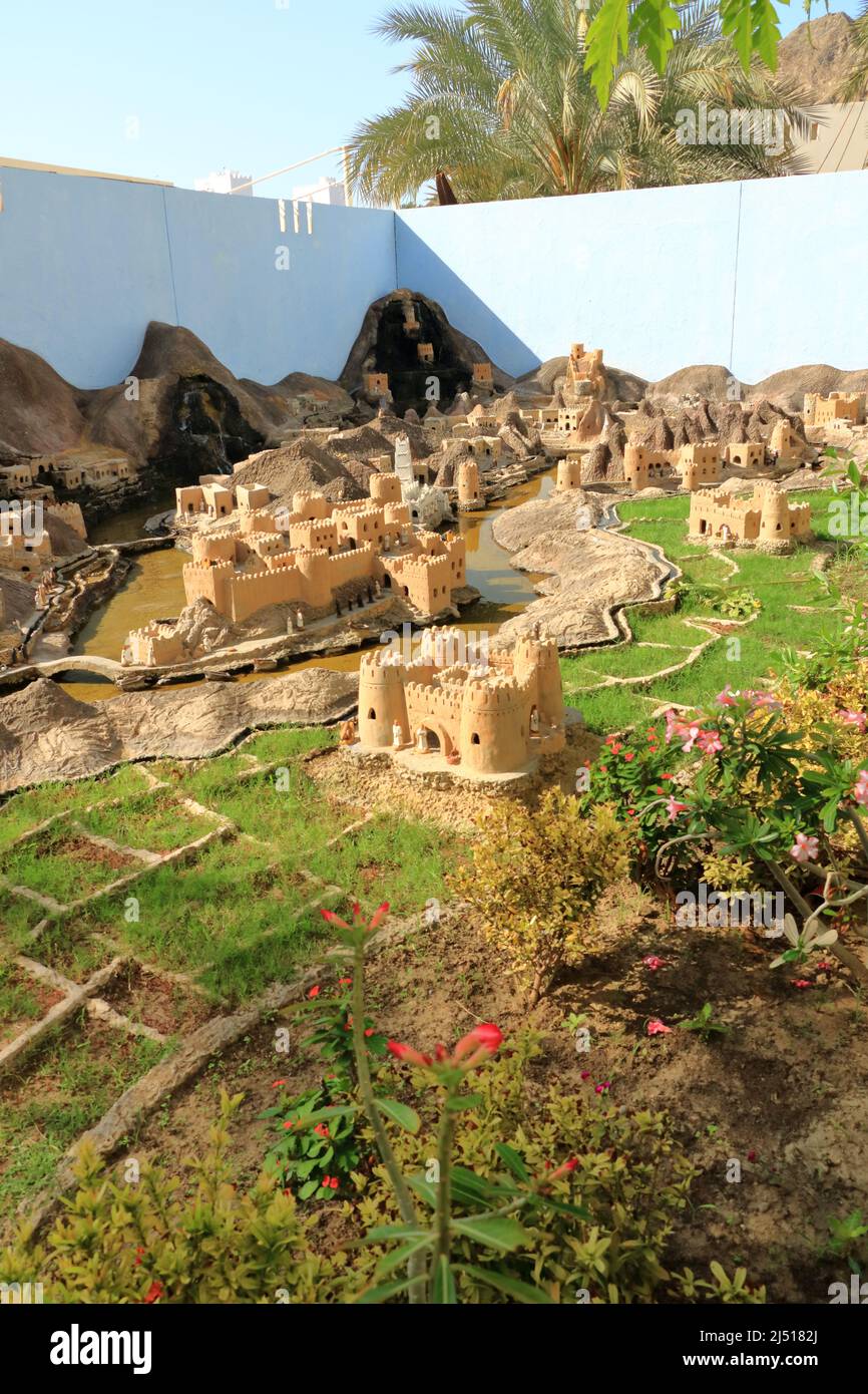 März 15 2022 - Maskat, Oman, Naher Osten: Miniatur-Szene des omanischen Dorfes im Bait al Zubair Museum Stockfoto