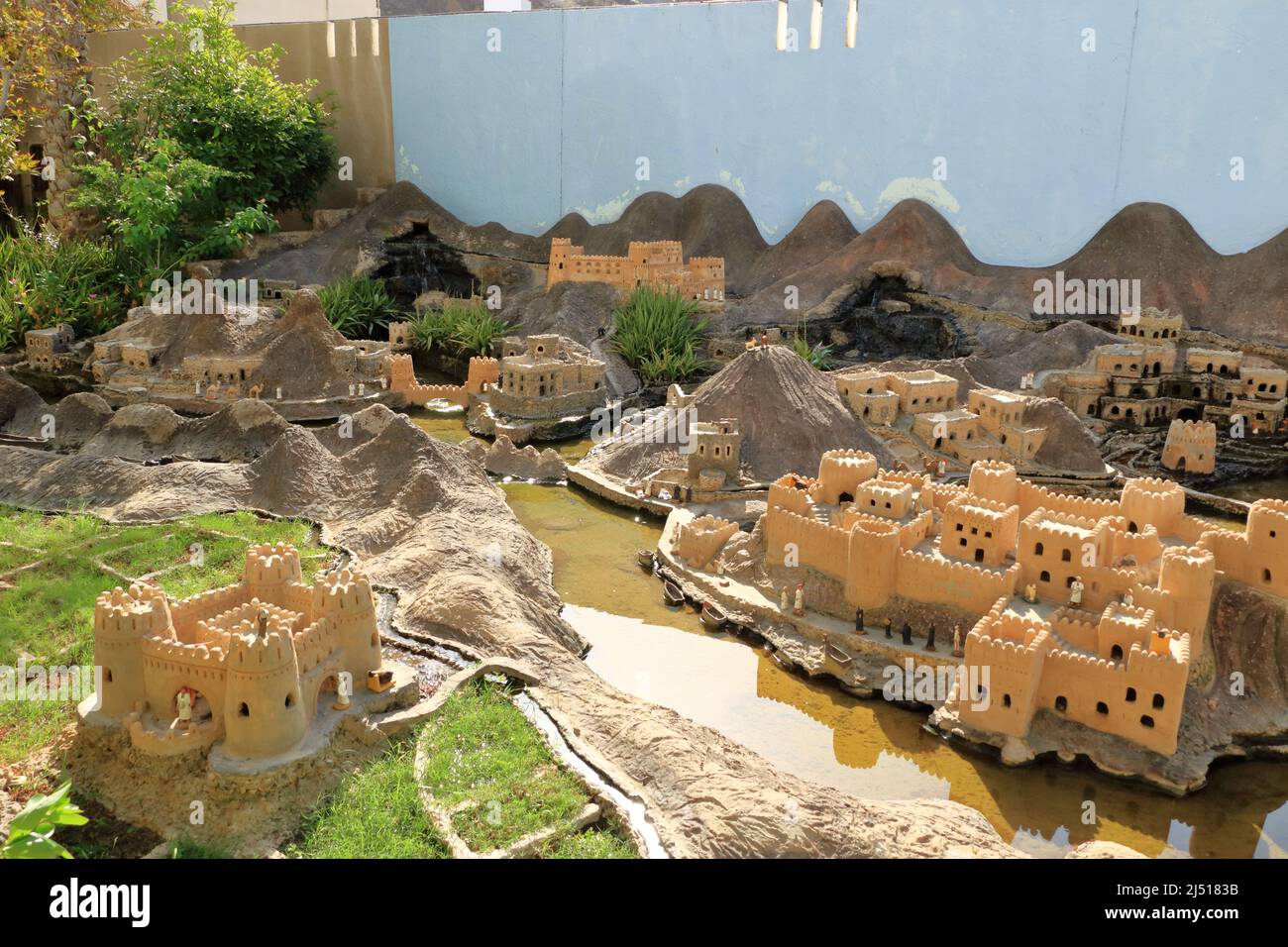 März 15 2022 - Maskat, Oman, Naher Osten: Miniatur-Szene des omanischen Dorfes im Bait al Zubair Museum Stockfoto