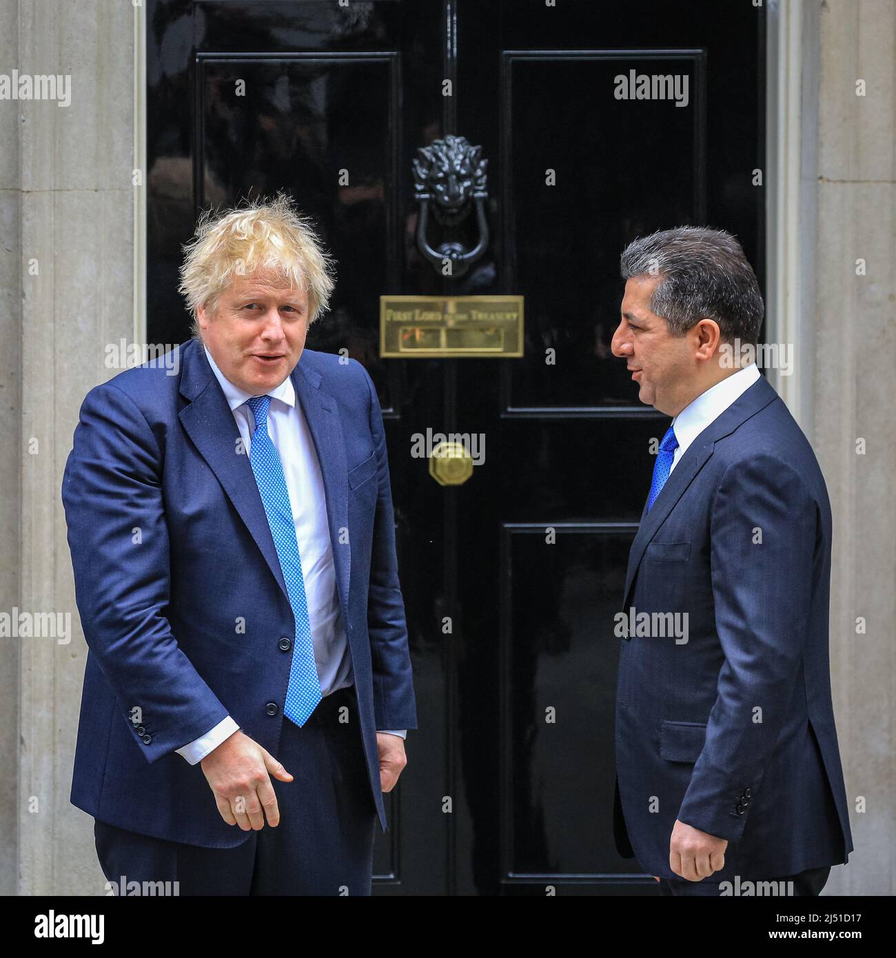 London, Großbritannien. 19. April 2022. Der britische Premierminister Boris Johnson begrüßt heute Morgen den Premierminister der Region Kurdistan, Masrour Barzani, zu Gesprächen in der Downing Street 10. Kredit: Imageplotter/Alamy Live Nachrichten Stockfoto