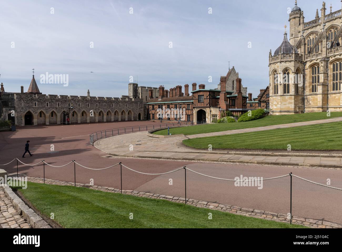 Mitglieder der königlichen Familie nehmen am Osterdienst in der St. George's Chapel, Windsor Castle, Berkshire, England, Großbritannien, Teil Stockfoto