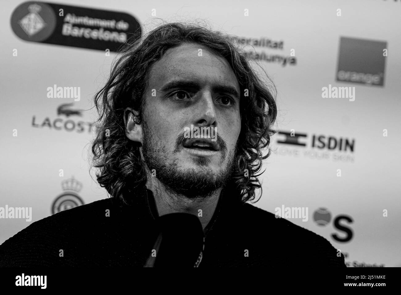 Barcelona, Spanien. 19. April 2022. Stefanos Tsitsipas Stefanos Tsitsipas während der Pressekonferenz in der Barcelona Open Banc Sabadell spielte die Conde de Godo Trophy am 19. April 2022 im Real Club de Tenis Barccelona in Barcelona, Spanien. (Foto von Bagu Blanco/PRESSINPHOTO) Credit: PRESSINPHOTO SPORTS AGENCY/Alamy Live News Stockfoto