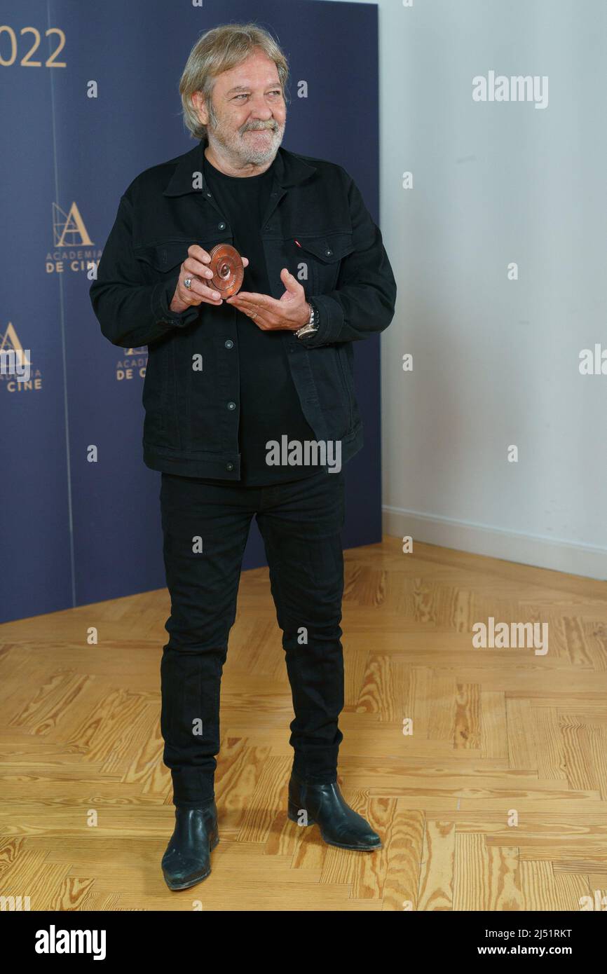 Madrid, Spanien. 19. April 2022. Der Schauspieler Jorge Perugorría erhält die Goldene Medaille der spanischen Filmakademie in Madrid. Kredit: SOPA Images Limited/Alamy Live Nachrichten Stockfoto