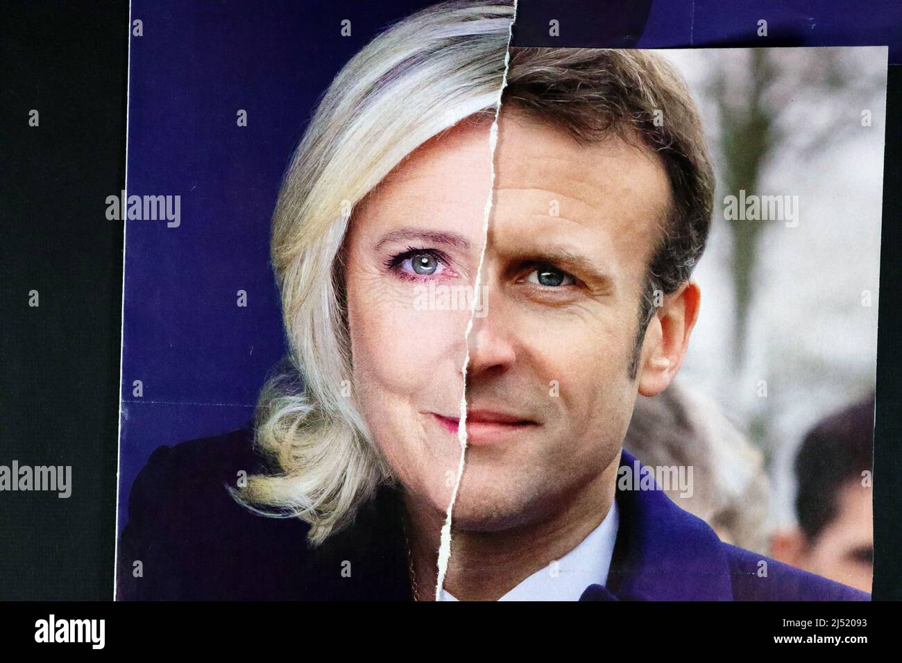 Gemischtes Kampagnenposter. Gemischte Gesichter der beiden Kandidaten für die Präsidentschaftswahl 2022 Emmanuel Macron gegen Marine Le Pen in Frankreich. MACRON gegen LEPE Stockfoto