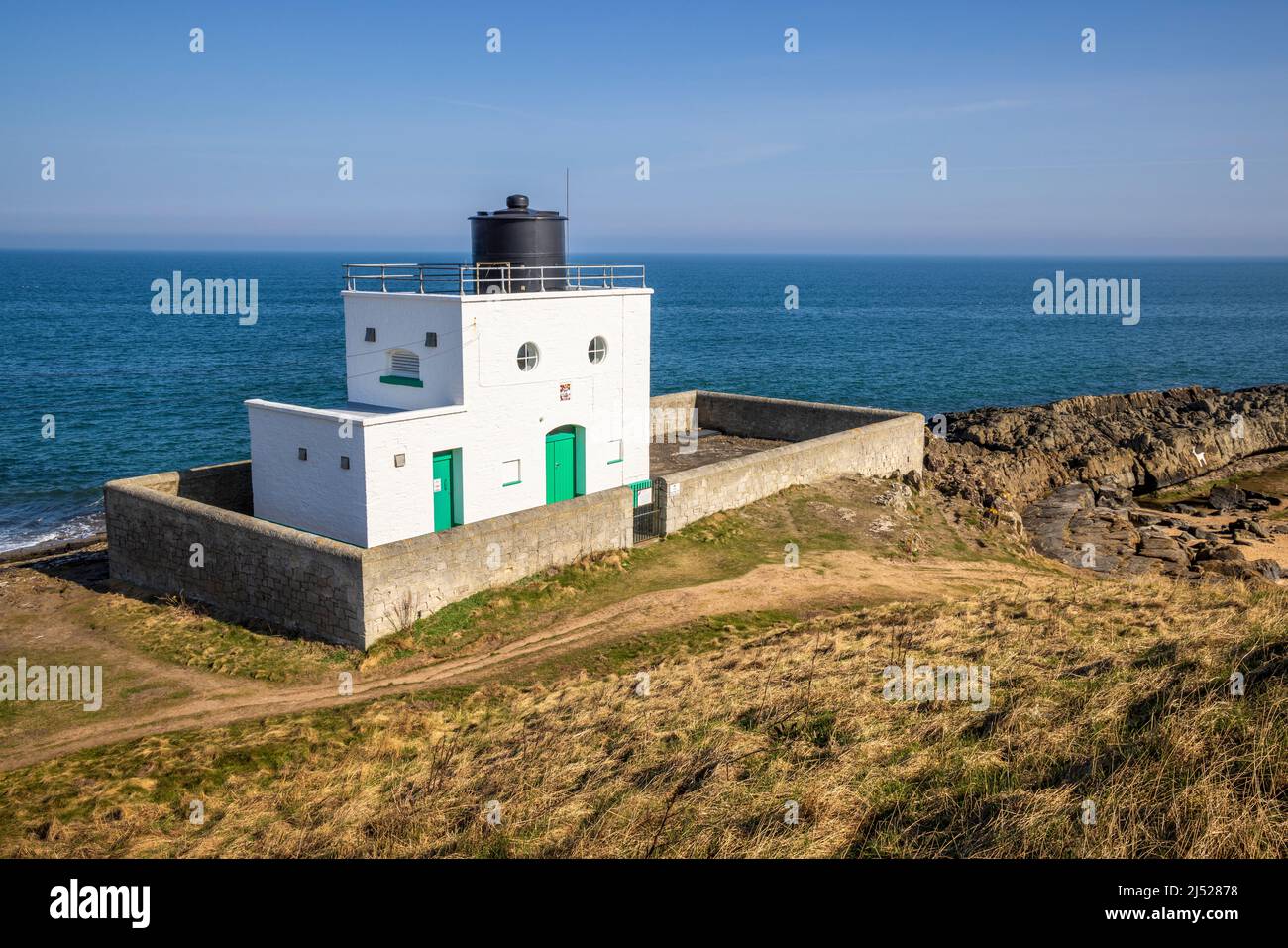 Harkess Lighthouse und Stag Rock an der Northumberland Coast, England Stockfoto