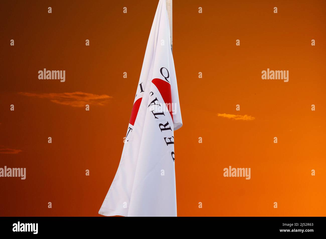 Minas Gerais Staatsflagge - rote Farbe und weißer Hintergrund - Staatssymbol Stockfoto