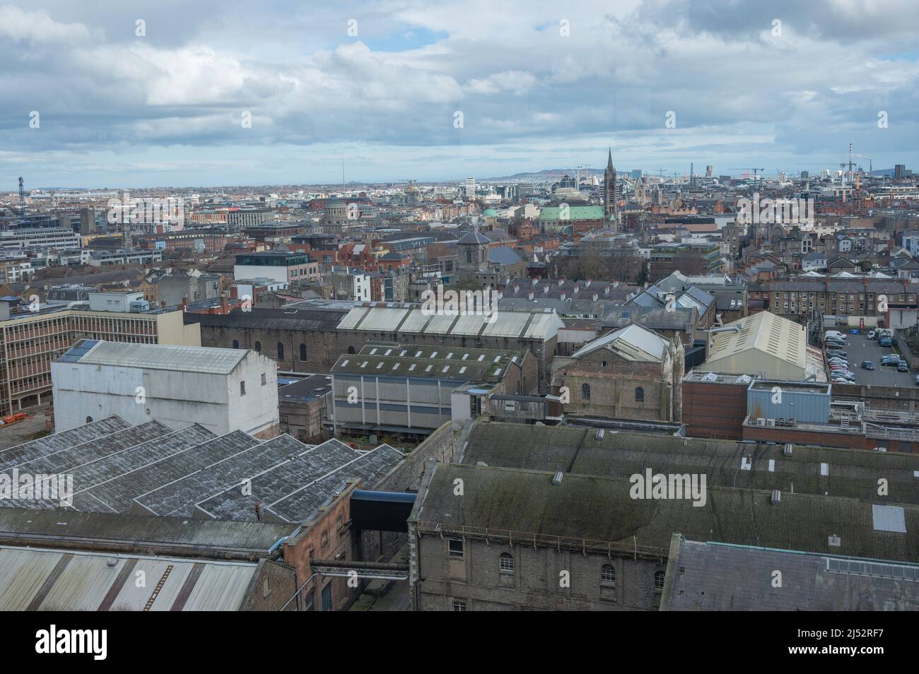 Dublin März 2022: Panoramablick auf die Stadt vom Guinness Storehouse aus Stockfoto