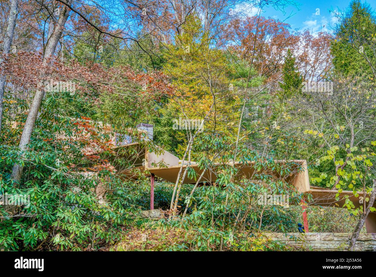 Das Gästehaus von Frank Lloyd Wrights Falling Water in Mill Run, Pennsylvania. Stockfoto