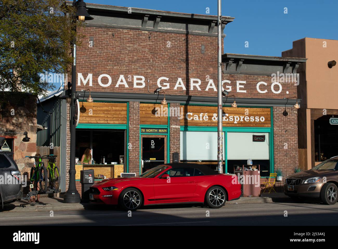 Moab Garage Company Café und Espresso. Utah USA Stockfoto