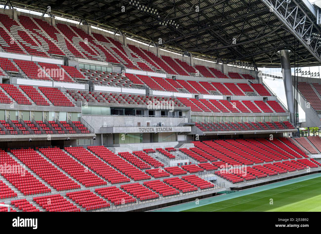 Kommentarfeld und leere Sitze im Toyota-Stadion in Japan. Stockfoto