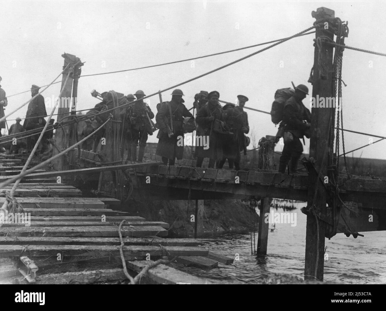 Eine provisorische Brücke über den Fluss Somme. Stockfoto