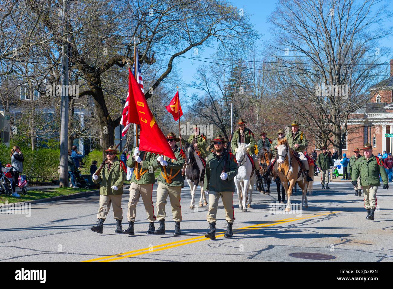 Patriots' Day Parade und Nachstellung des amerikanischen Revolutionskrieges in der Stadt Concord, Massachusetts, USA. Stockfoto