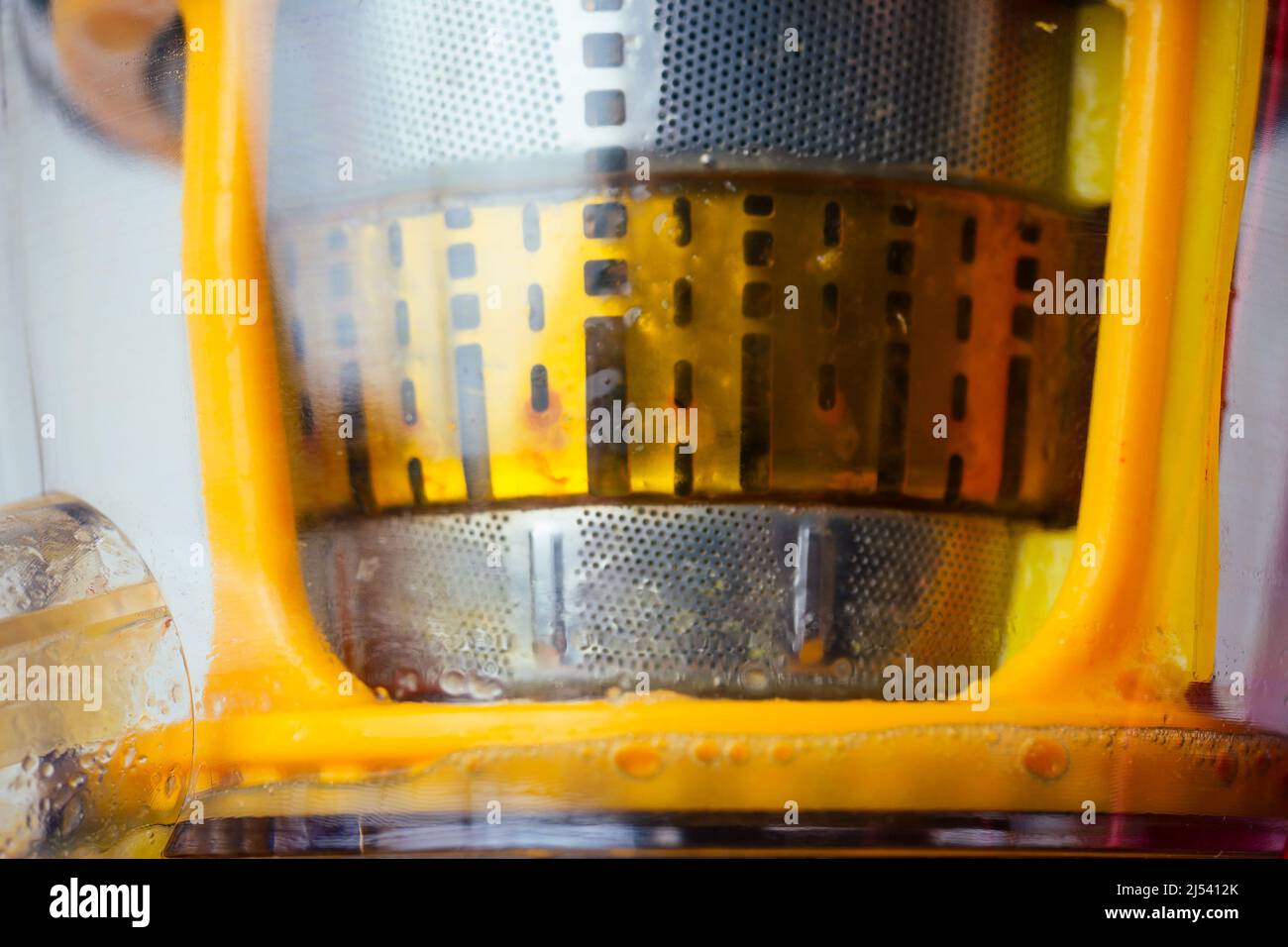 Rohkost Diät-Konzept Orangen und Saftemachen in weißem Hintergrund Stockfoto