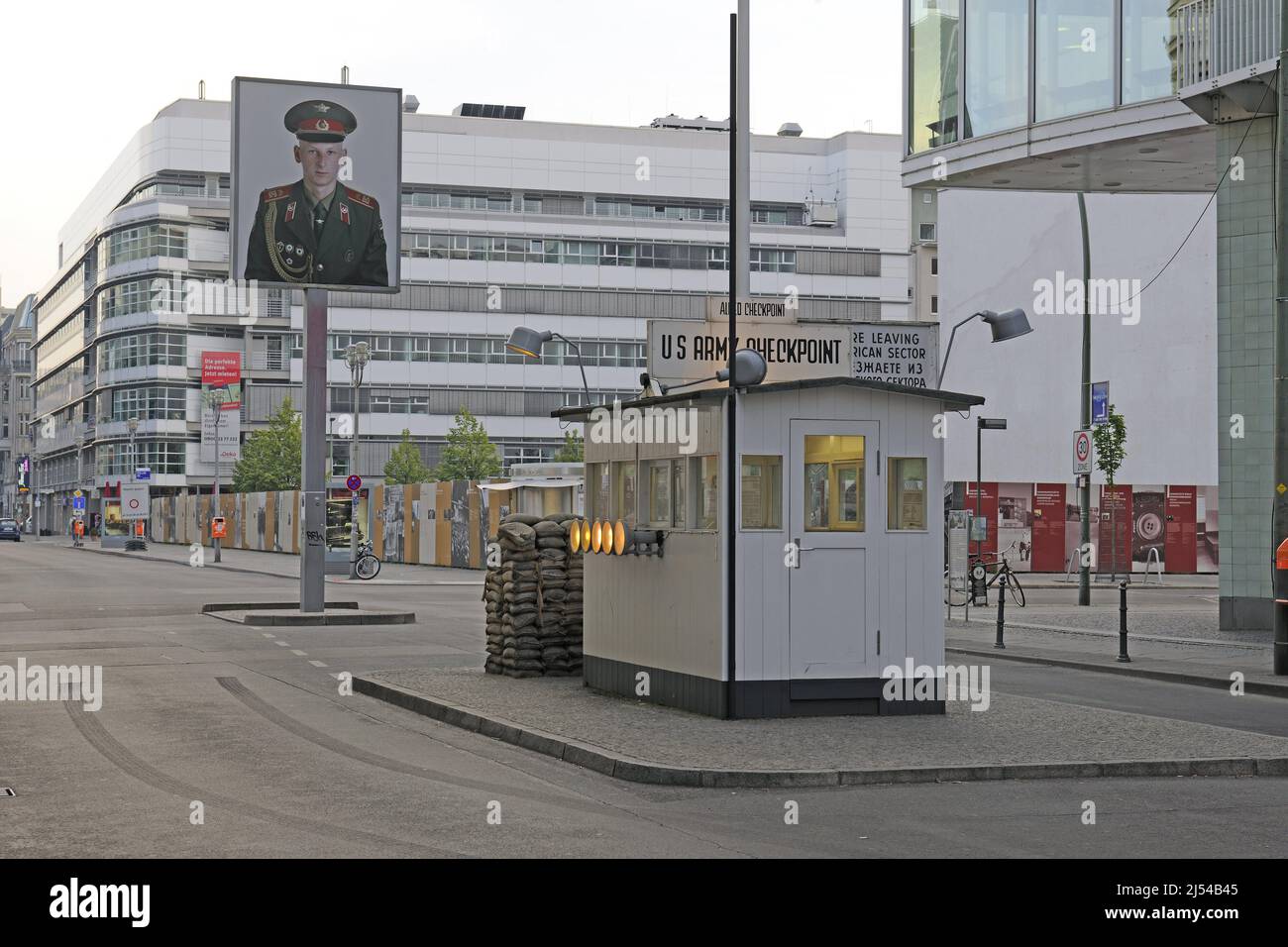 Ehemaliger Grenzkontrollpunkt für Diplomaten in Berlin, Friedichstraße, Checkpoint Charlie, Deutschland, Berlin Stockfoto
