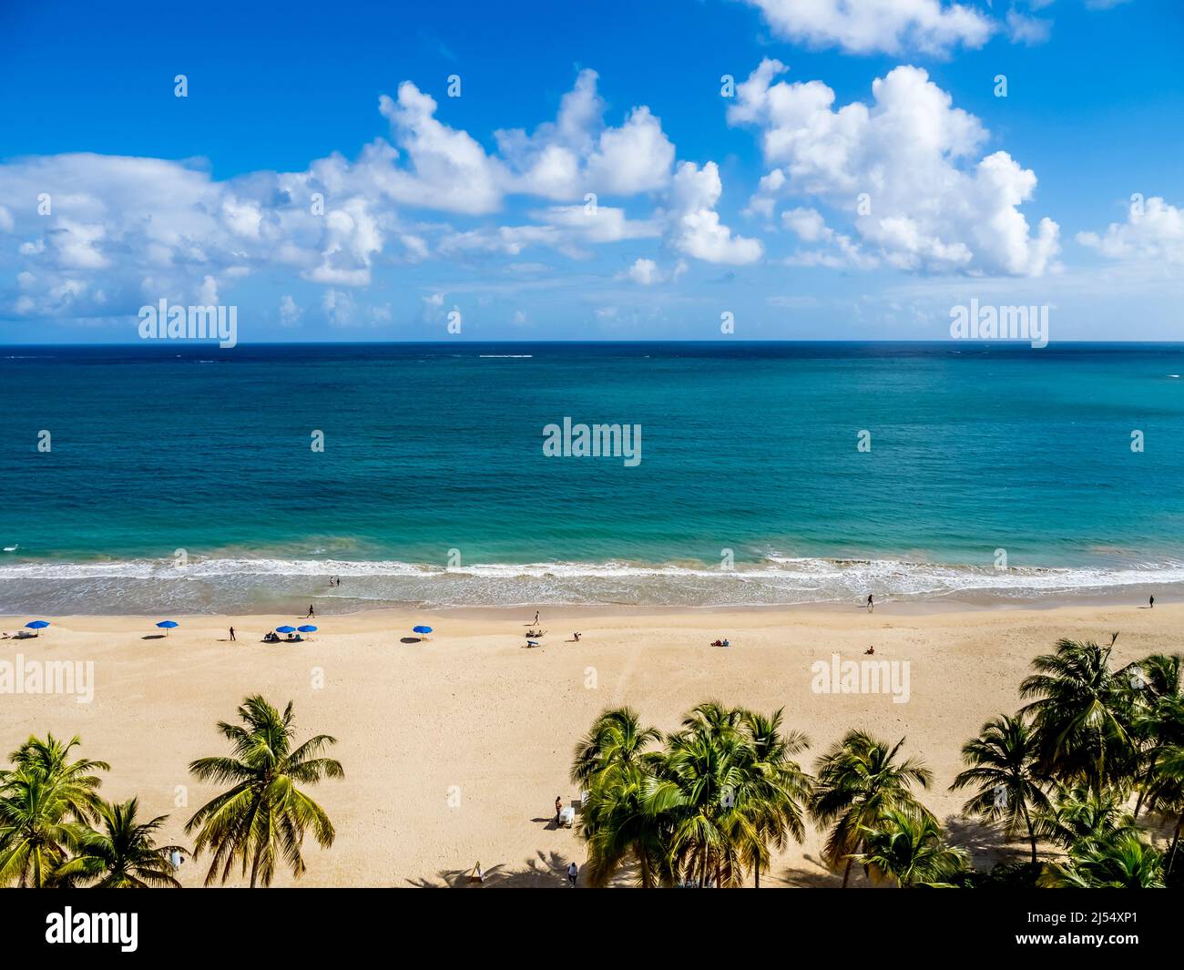 Isla Verde Beach am Atlantischen Ozean im Großraum San Juan in Carolina Puerto Rico, Stockfoto