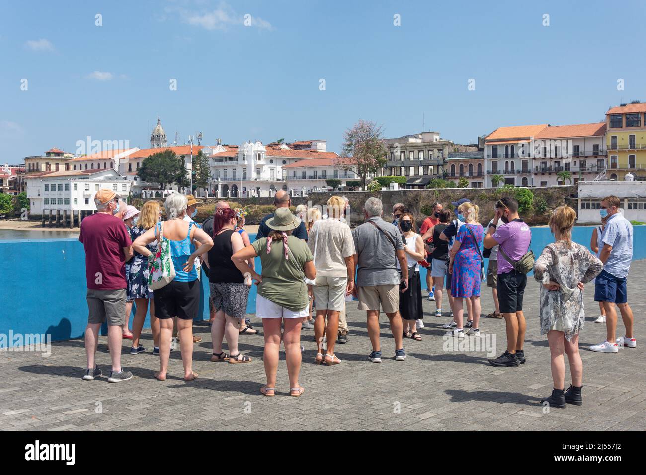 Reisegruppe mit Blick auf das Alte Viertel (Casco Viejo), Panama City, Panama Provinz, Republik Panama Stockfoto