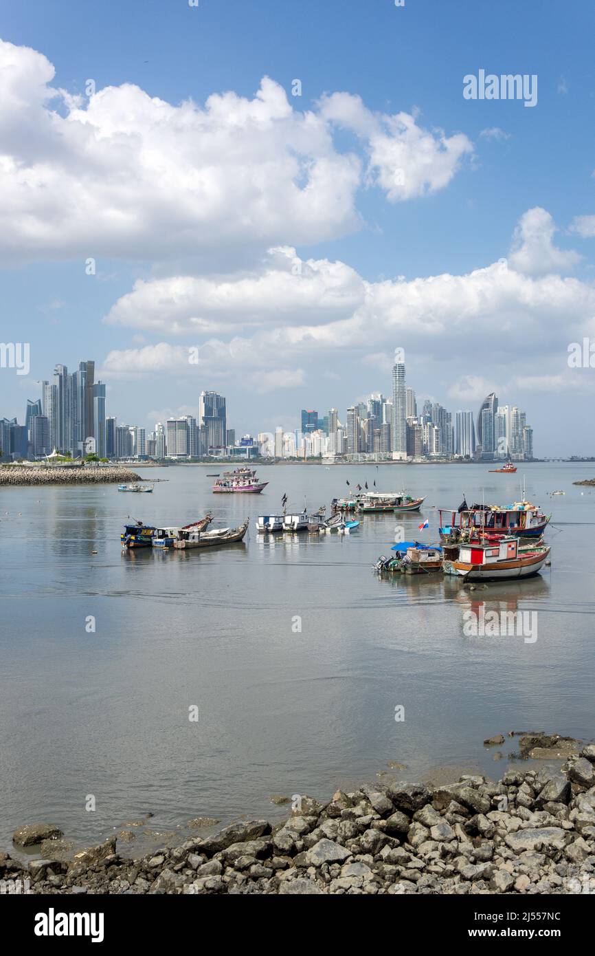 Fischerboote im Hafen, Panama-Stadt, Panama-Provinz, Republik Panama Stockfoto