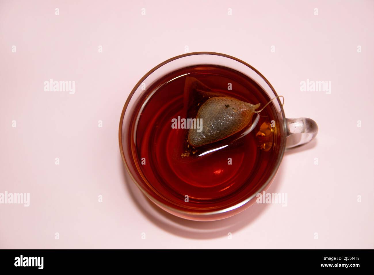 Blick von oben auf eine Tasse Tee Stockfoto