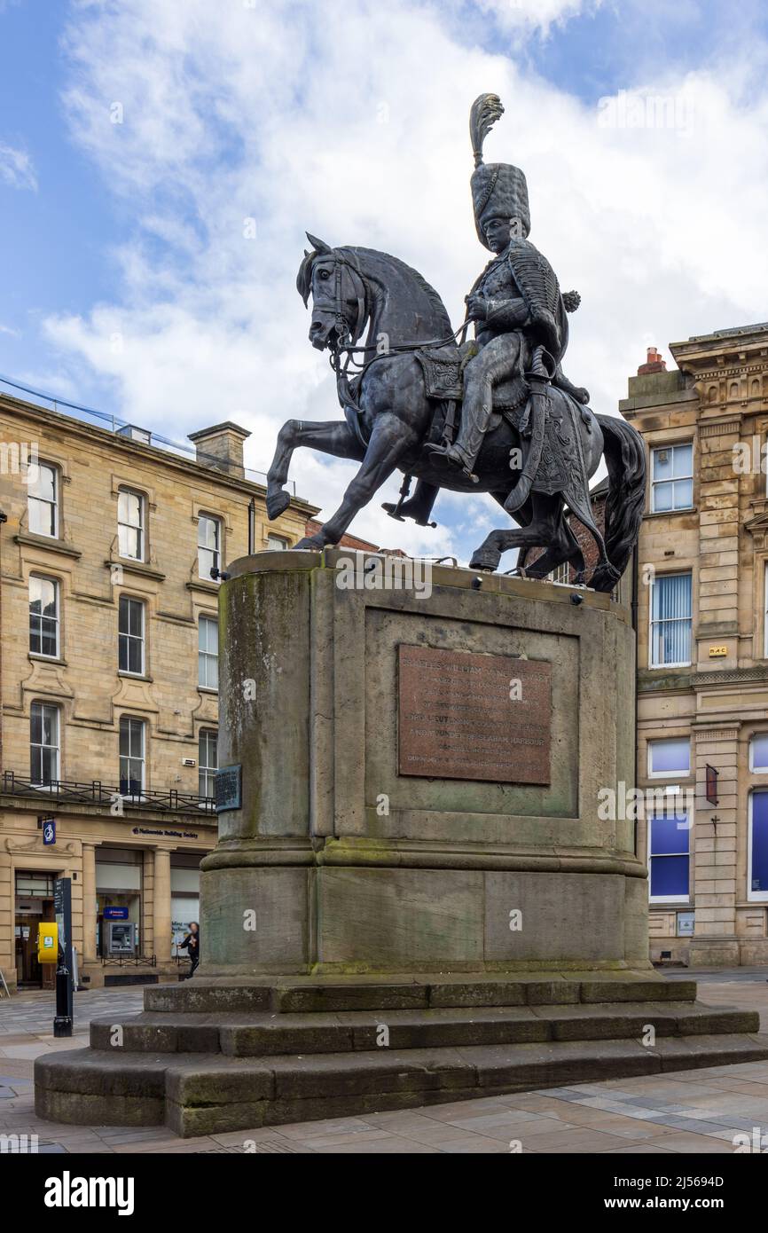 Die Statue des Marquis of Londonderry (Charles William Vane Stewart) aus dem Jahr 3. befindet sich am Durham Market Place, England. Stockfoto