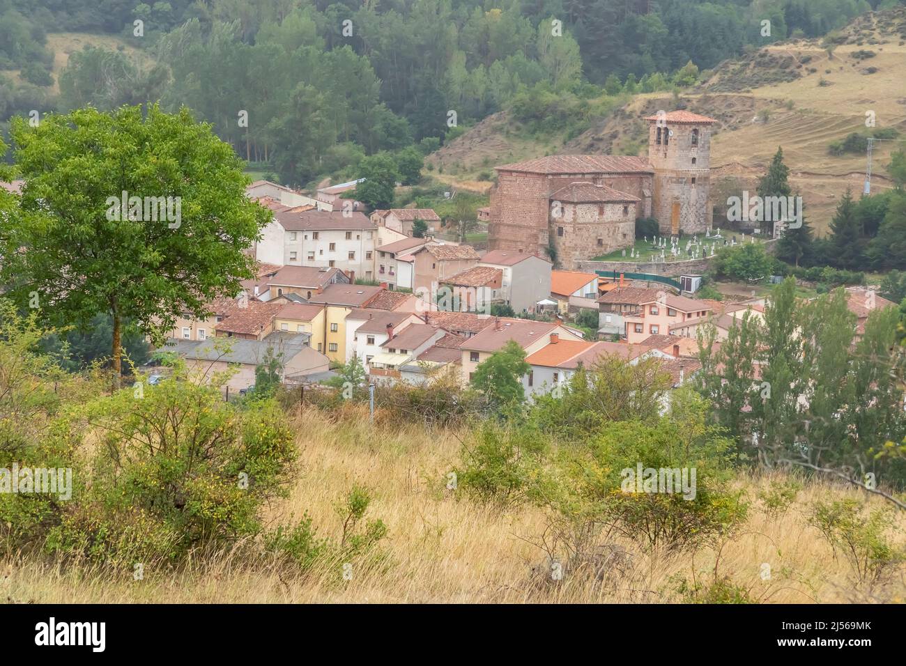 Fresneda de la Sierra Tirón ist ein kleines Dorf in der spanischen Provinz Burgos Stockfoto