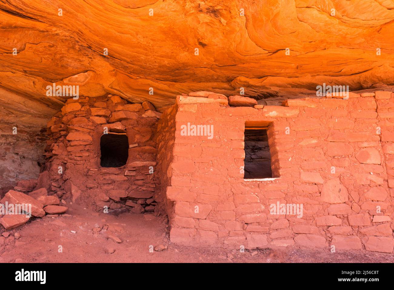 Eine Klippenwohnung im Moon House Ruin Complex auf Cedar Mesa, Bears Ears National Monument, Utah. Der Ruinenkomplex des Mondhauses ist eine Gruppe von alten A Stockfoto