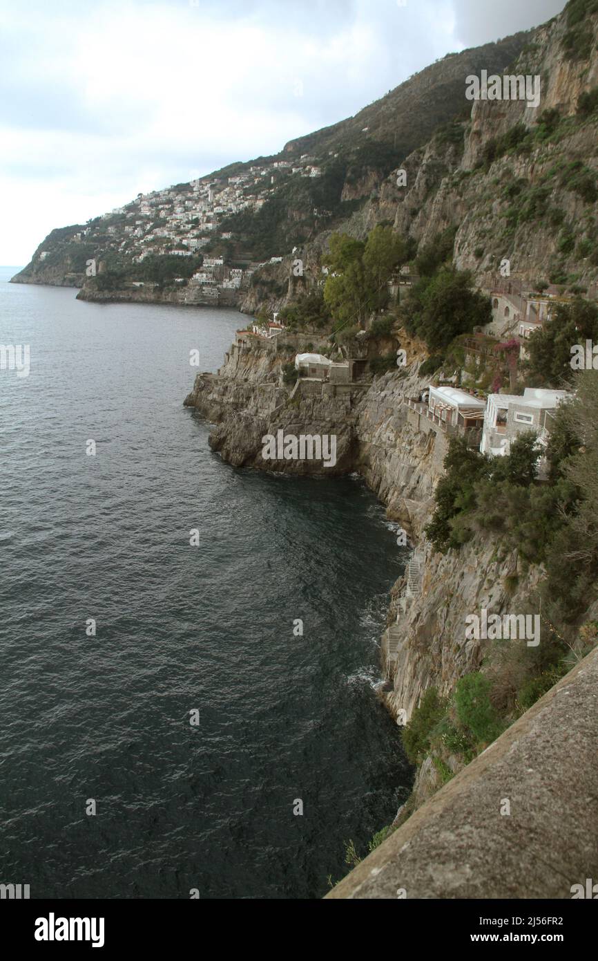 Die Amalfiküste mit Blick auf den Golf von Salerno, Italien Stockfoto