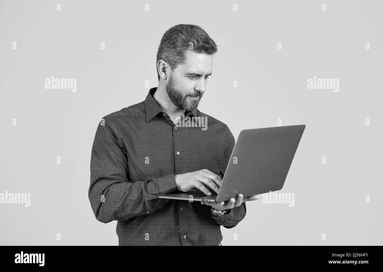 Internetverbindung. Computer-Tech arbeiten auf Laptop. Internetkommunikation Stockfoto